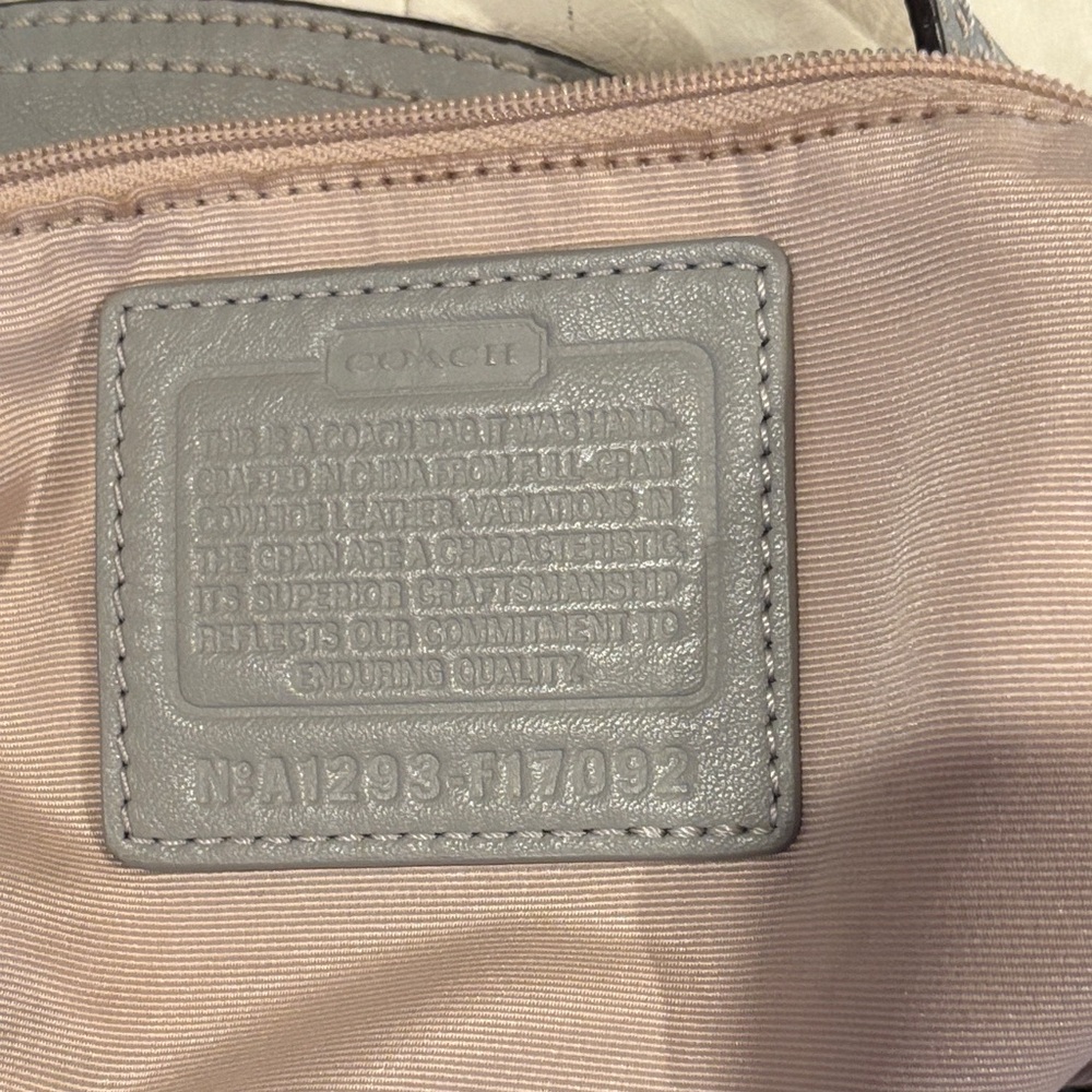 Coach Soho Lynn Hobo “F17092” cream and grey with buckle front - Picture 17 of 17